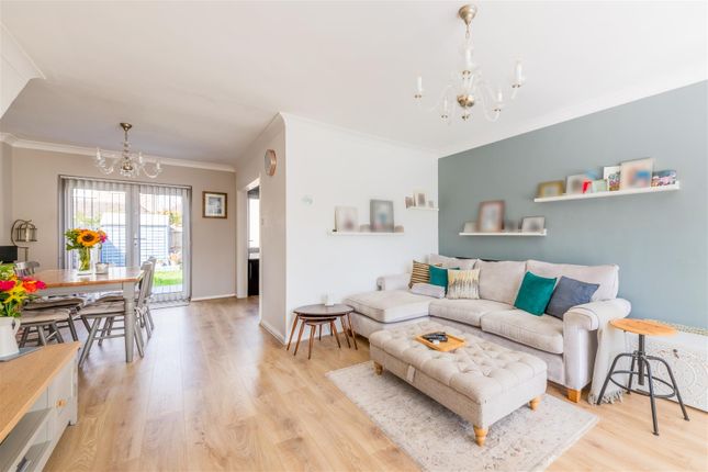 15, Greenacres, Shoreham-By-Sea photo 2