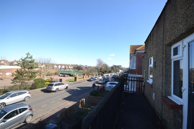 Flat to rent in Egerton Road, Bexhill-On-Sea