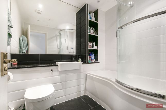 Flat for sale in Sycamore Court, 203 Great North Way, London