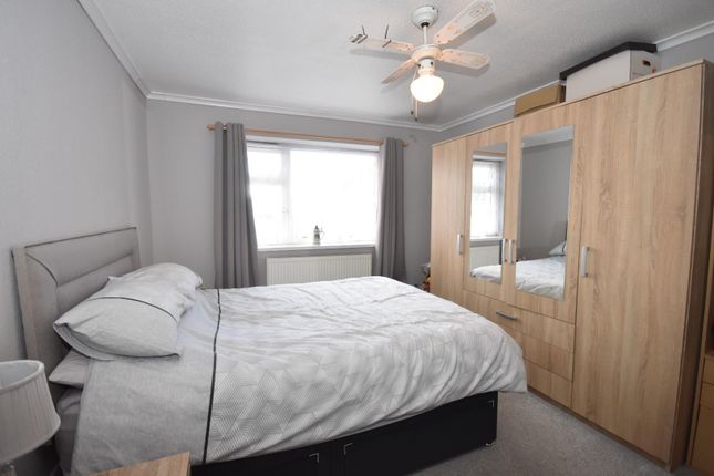 Flat for sale in Didcot Close, Grangewood, Chesterfield