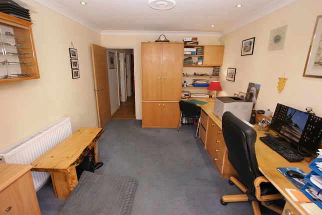 3, Dairy Close, Wimborne photo 4