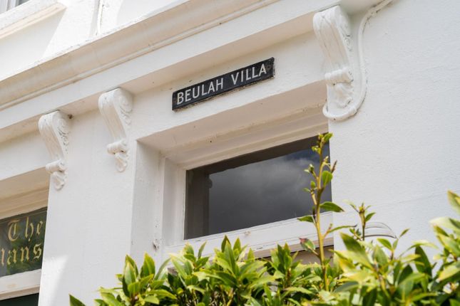 Bealuh Villa, Croft Lane, Henfield photo 3