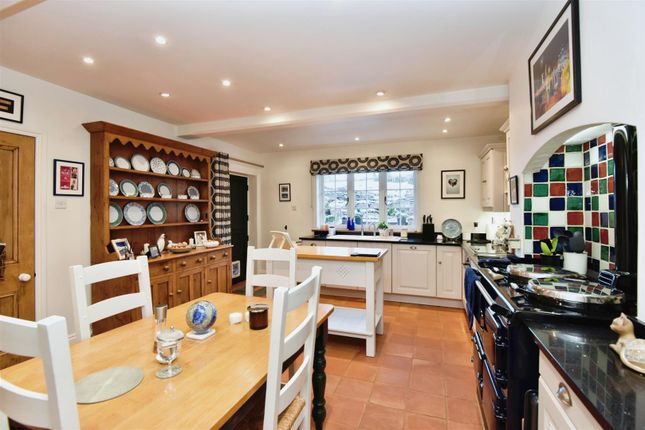 Kitchen1.Jpg