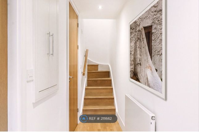 Isabella Mews, Balls Pond Road, London photo 4