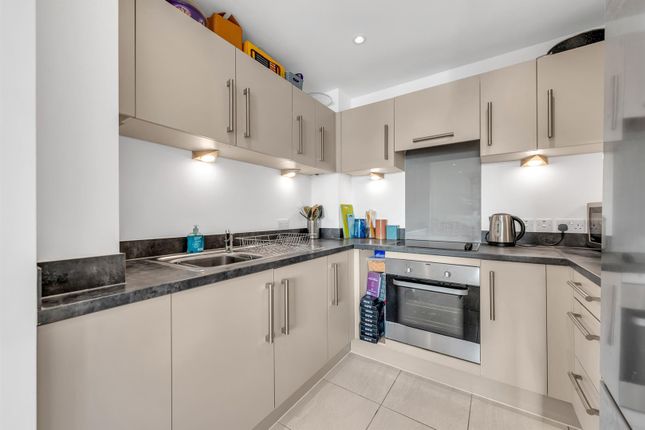 25 Henry House, Ringers Road, Bromley photo 4