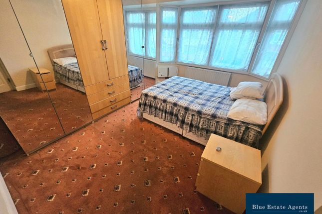 14, Haslemere Avenue, Hounslow photo 5