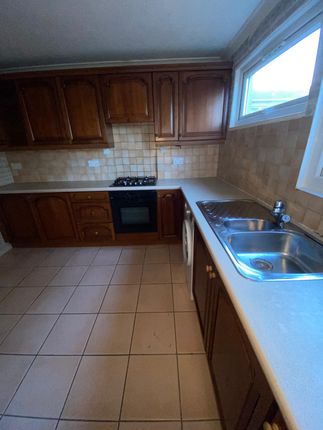 15, Longford Court, West Ewell photo 2
