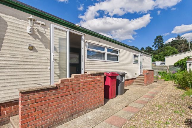 2 Second Avenue Parklands Mobile Homes, Scunthorpe photo 2