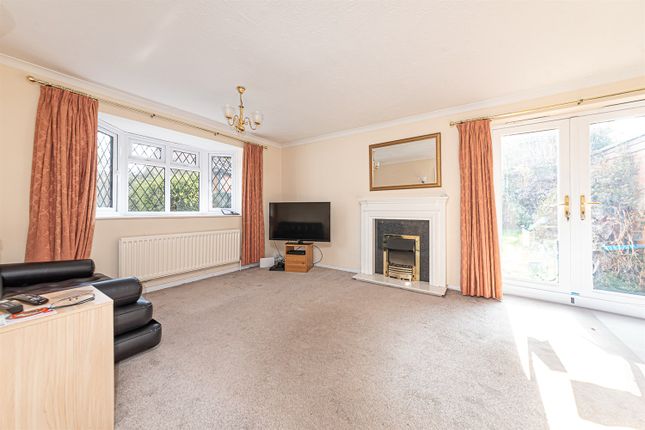1 Medway Close, Woosehill, Wokingham photo 2