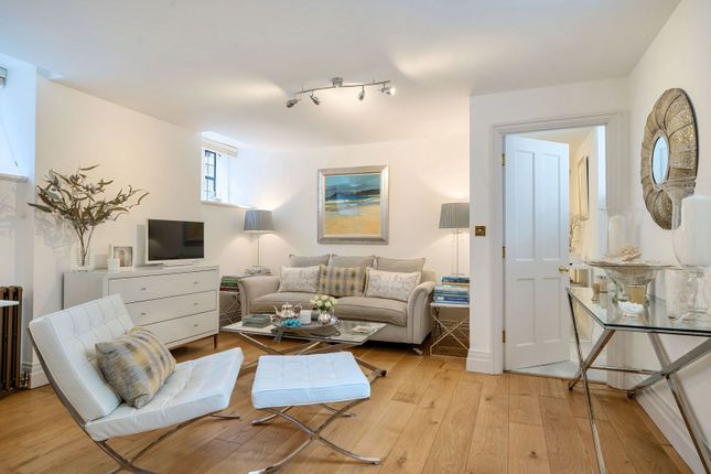 1-bed flat on 99 King Edward VII Apartments Kings Drive, Midhurst, £240,000