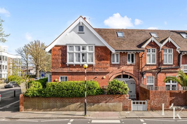 2-bed flat on 1, 7, Lansdowne Road, Hove, £400,000
