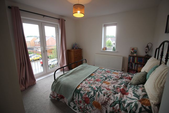 Halter way, Andover Hampshire photo 5