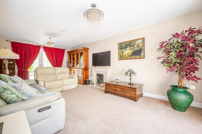 67, Ashengate Way, Uckfield photo 3