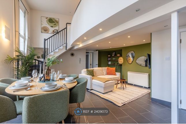 Thumbnail Flat to rent in Watergate Buildings, Newcastle Upon Tyne