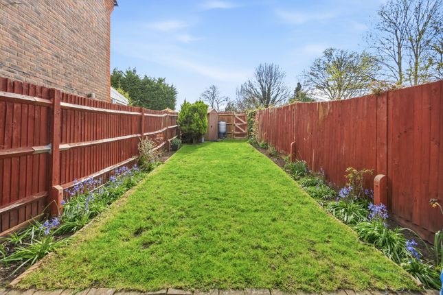 10 Tilia Close, Sutton photo 3