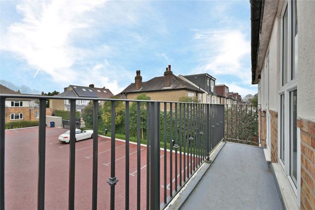4 Berkeley Court,, Vines Avenue, London photo 4