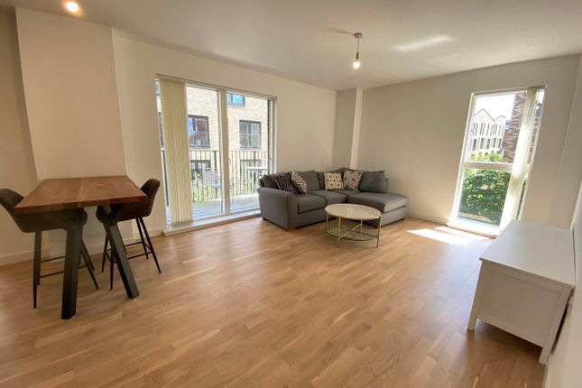 2-bed flat on 105, Lockgate Mews, Manchester, £1,800/mo