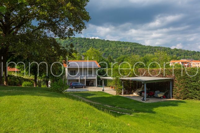 Villa for sale in Vicinanze Golf Villa D'este, Montorfano, Como, Lombardy, Italy