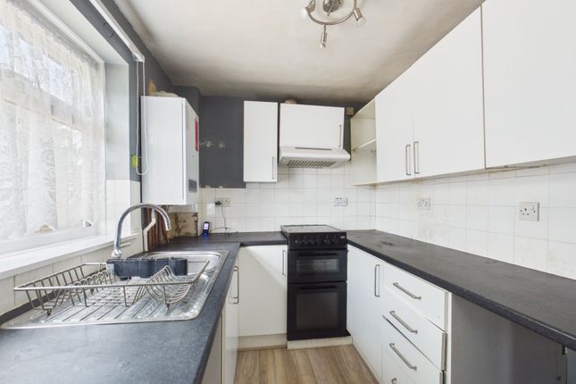 47, Benen-Stock Road, Middlesex photo 3