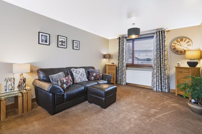 35 Graham Avenue, Larbert photo 4