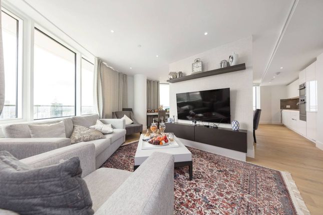 Thumbnail Flat to rent in Lombard Wharf, Battersea Square, London