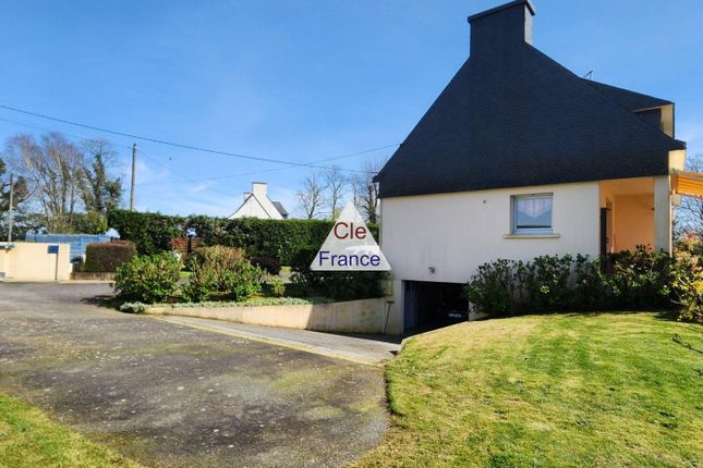 Detached house for sale in Le Trevoux, Bretagne, 29380, France