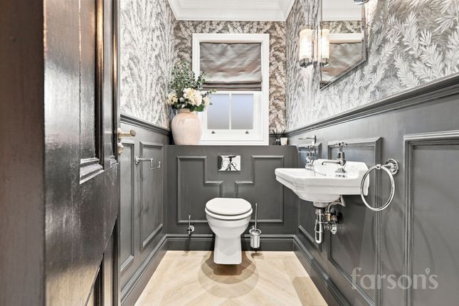 54 Friars Avenue, Brentwood photo 4