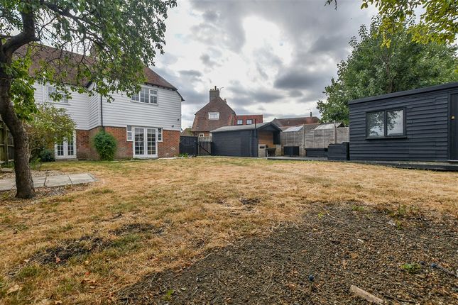Hookstead High Halden, Ashford photo 2