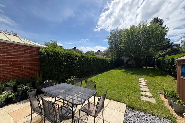 6, Beech Grove, Guildford photo 2
