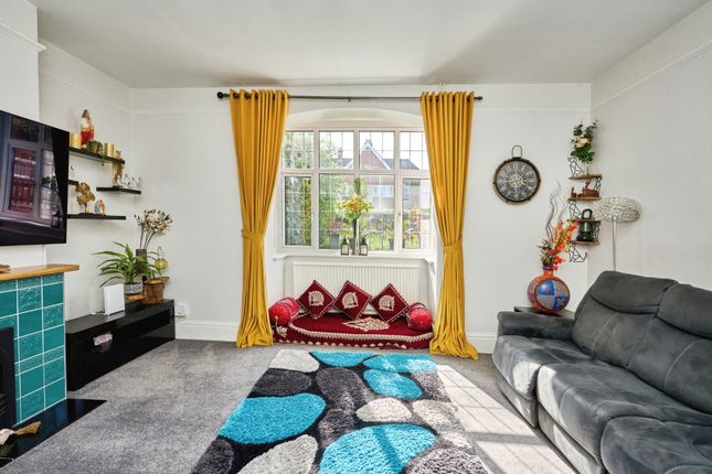 36, Standen Avenue, Newport photo 4