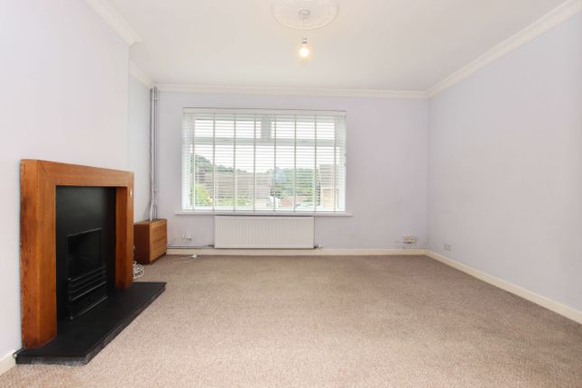 28, Southgate Avenue, Llantrisant photo 3