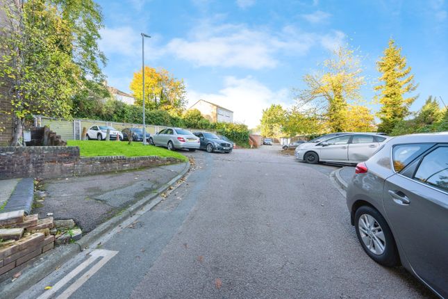 14 Bonnick Court, Bonnick Close, Luton photo 2