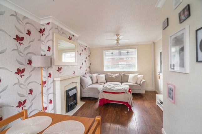 57 Falkland Road, Hull photo 3