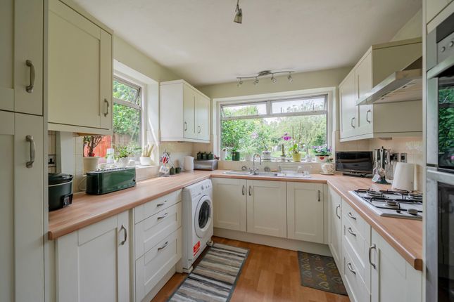 16, Hawthorn Drive, West Wickham photo 3
