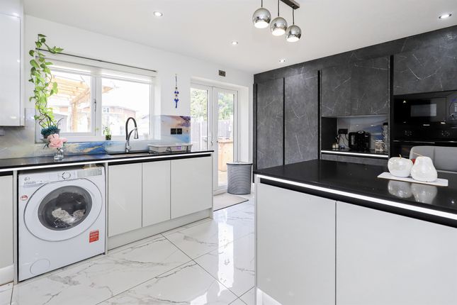 2, Aston Close, Bilston photo 4