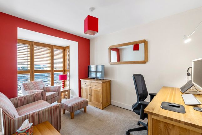 3-bed other on 16, Burrage Road, Surrey, £475,000
