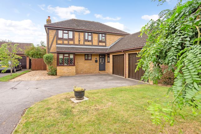 Thumbnail Detached house for sale in Rainsborough Chase, Maidenhead