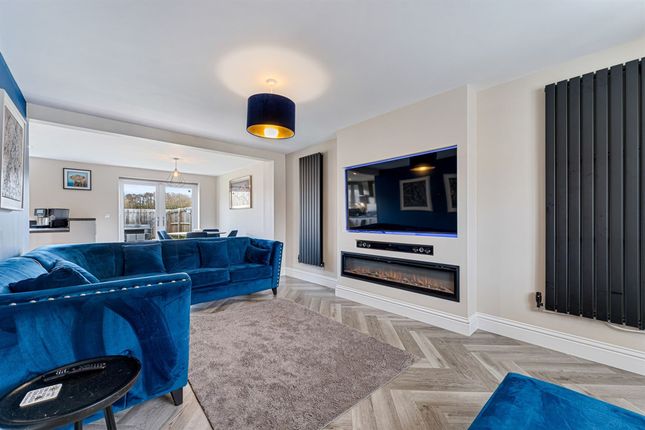 14 Woodyatt Way, Lymm photo 2