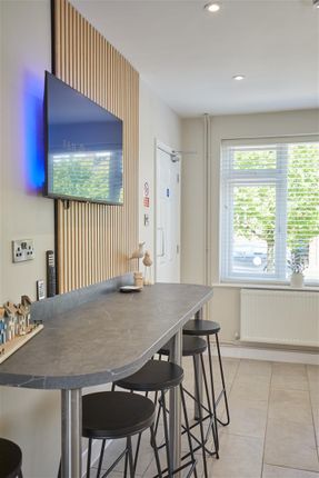 3 Fountains Road 9.Jpg