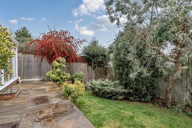 12, Chasewood Avenue, Enfield photo 2