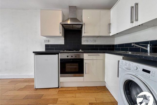 Flat 1, 245-249,, Dartmouth Road, London photo 4