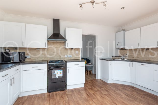 8, Farm Road, Morden photo 5