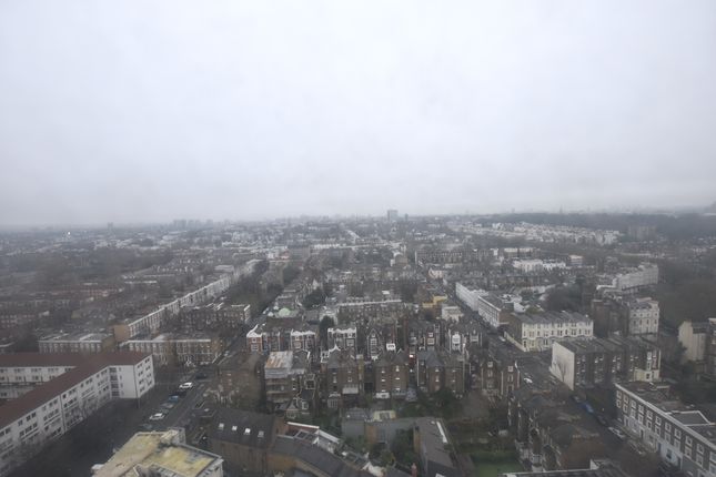 Flat for sale in Queendale Cresent, Holland Park