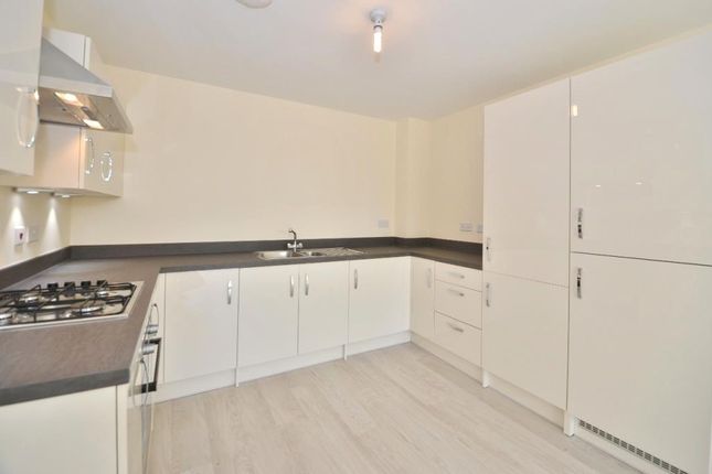 Flat 17, Fulmar House, Brand Avenue, Uxbridge photo 2