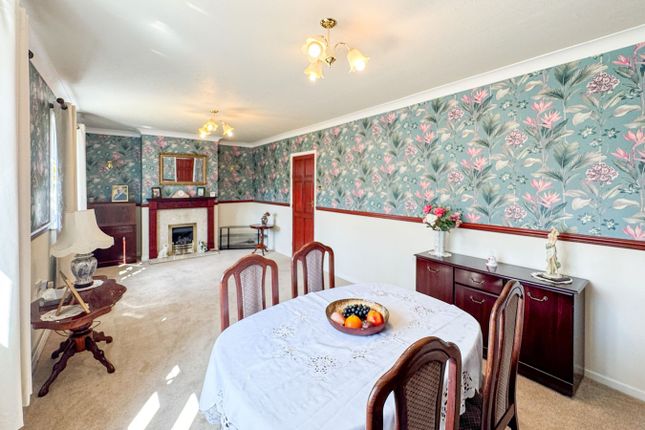 17, Stony Lane, Holmfirth photo 2