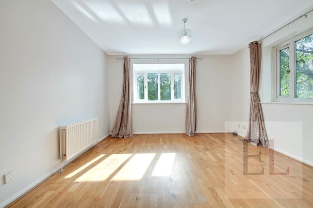 Flat to rent in Alliance Close, Wembley, Greater London