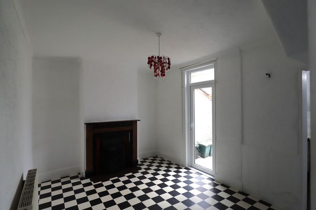 79, Roberts Road, Exeter photo 3
