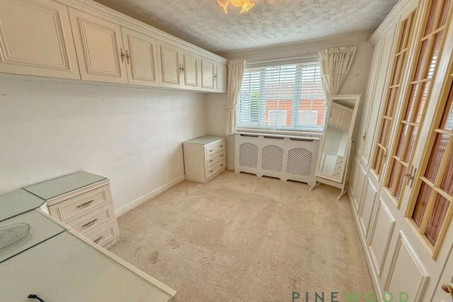 12 Chapel Close, Chesterfield photo 4