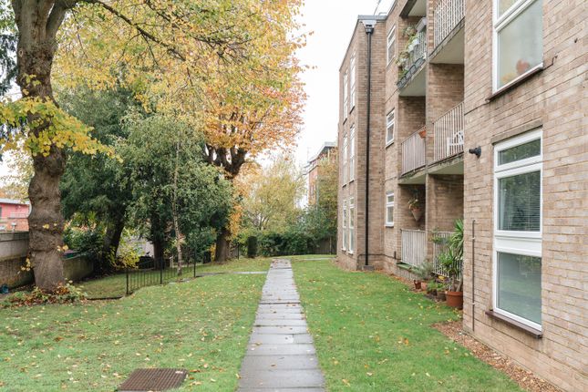 Flat for sale in Eaton Road, Sutton