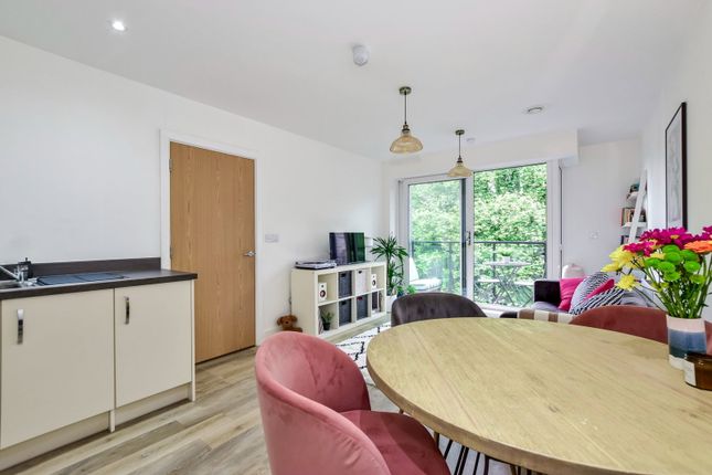 22, Longman House, Hemel Hempstead photo 3